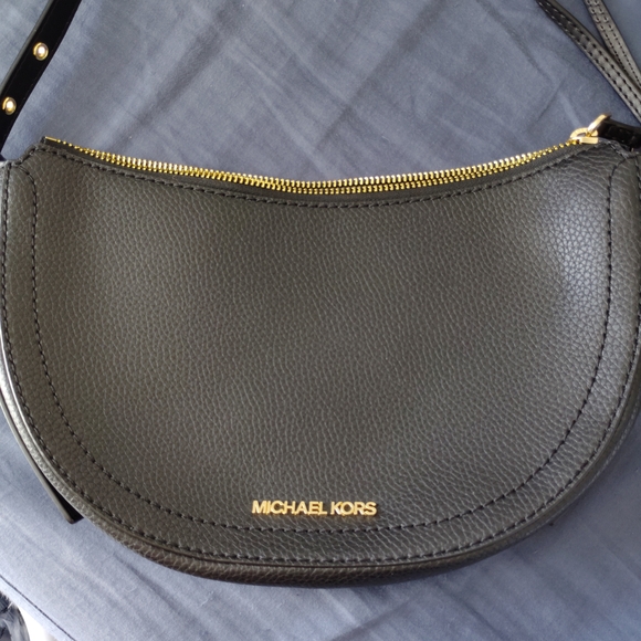 Michael Kors Handbags - Michael Kors Black Crossbody Bag